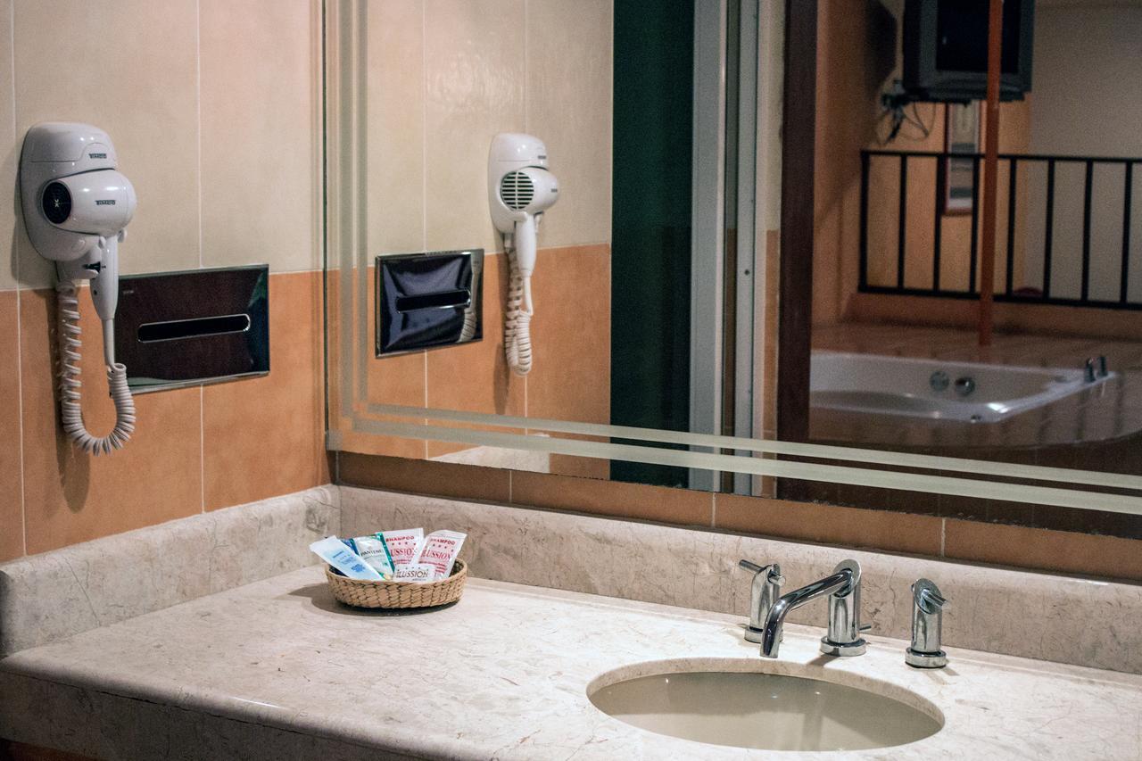 Autohotel Ilussion Córdoba エクステリア 写真